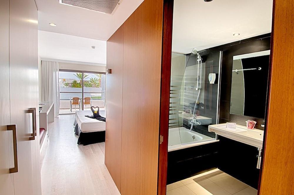 R2 Romantic Fantasia Suites & Dreams - Adults Only Tarajalejo Exterior foto